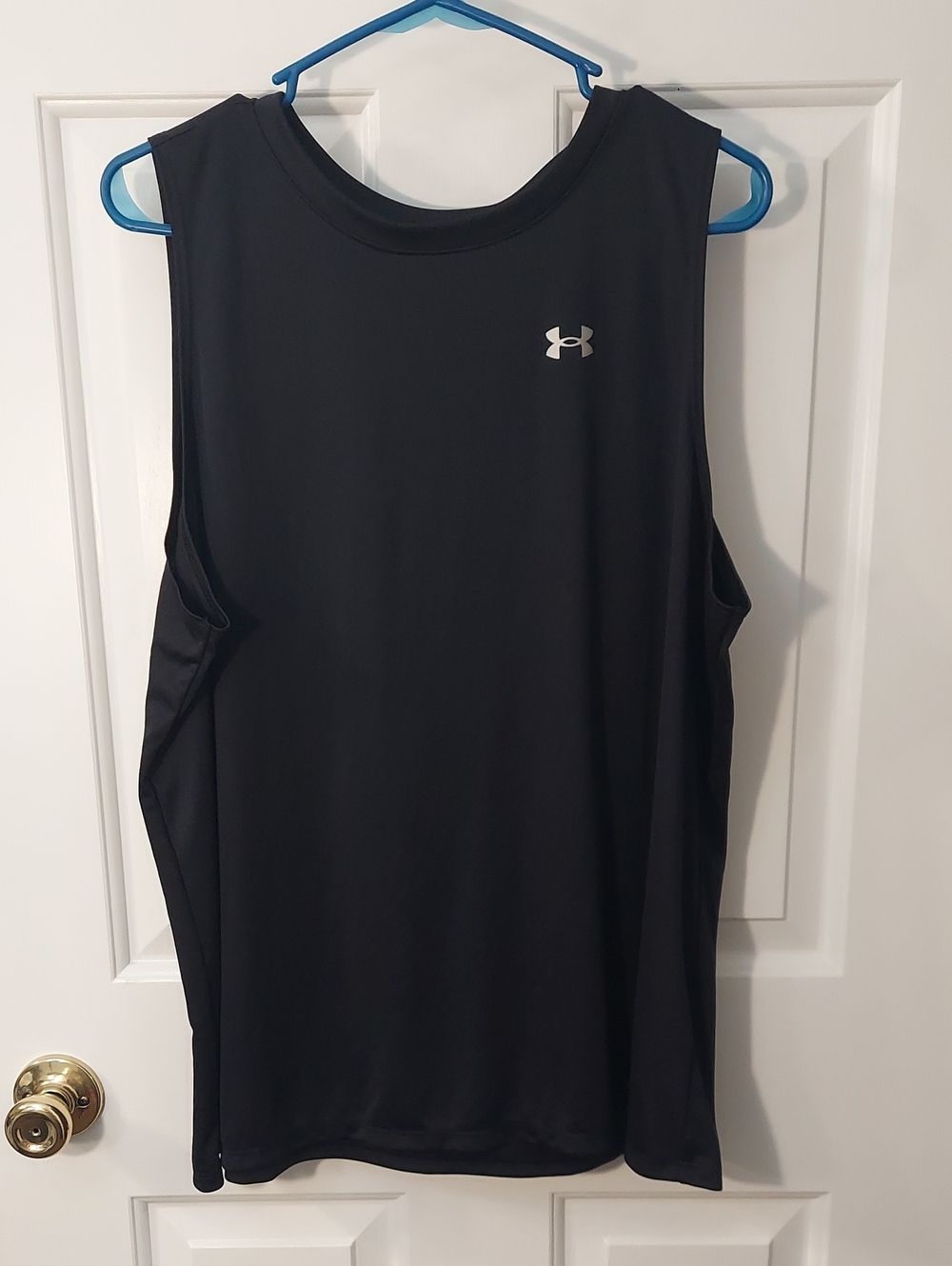 Under Armour Brand Womans Black Performance Tank with Silver Logo Size 1X